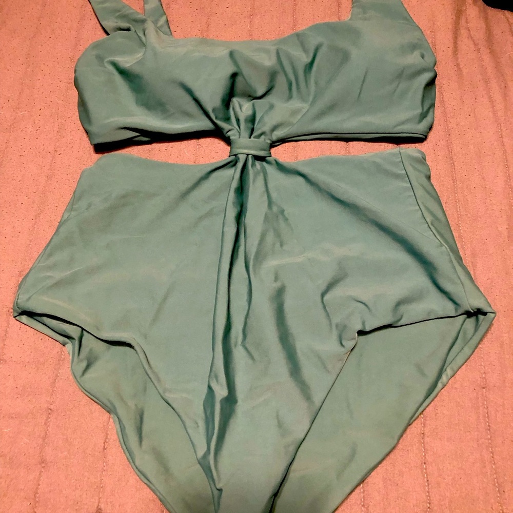 Womens one piece swimsuit size XL